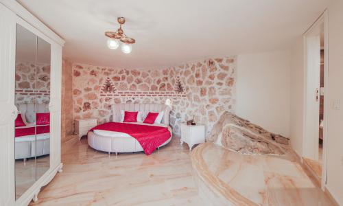 Villa Hills Stone Heart — 5