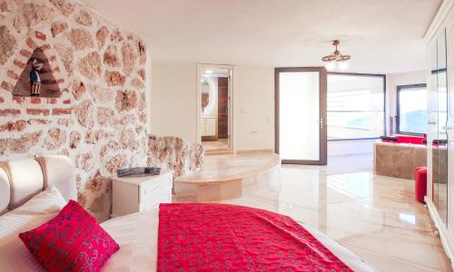 Villa Hills Stone Heart — 8