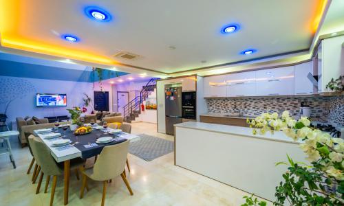 Villa Hyperion — 52