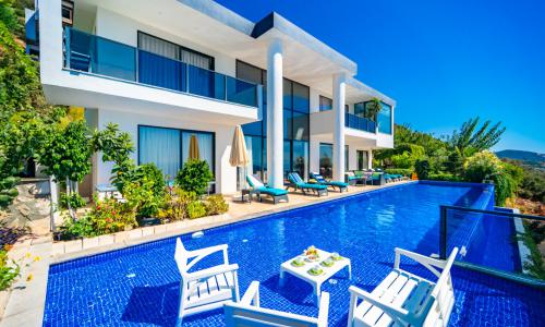 Villa Hyperion — 6