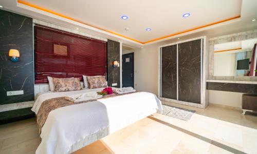 Villa Hyperion — 90