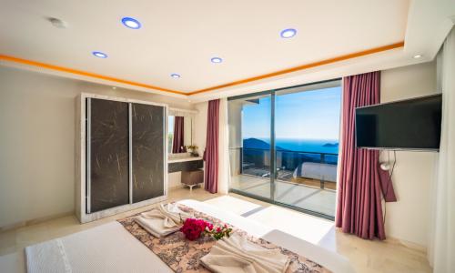 Villa Hyperion — 92