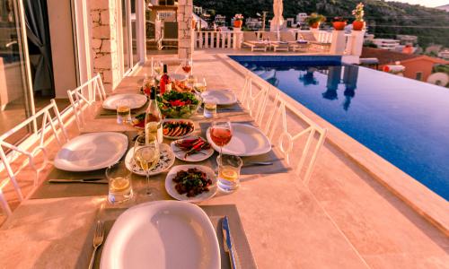 Villa Ketchy — 18