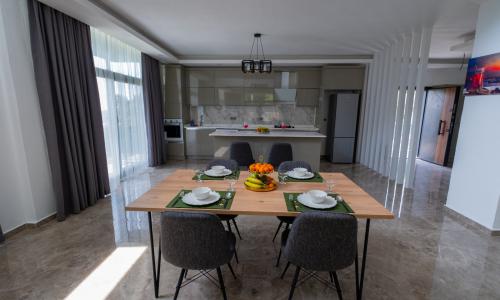 Villa King — 9