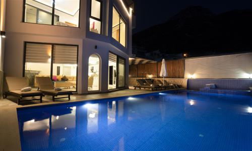 Villa Kübra — 13