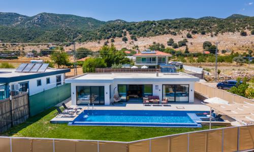 Villa Guru — 60
