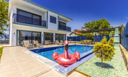 Villa Last Summer — 16