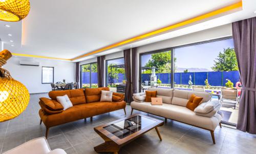 Villa Last Summer — 33