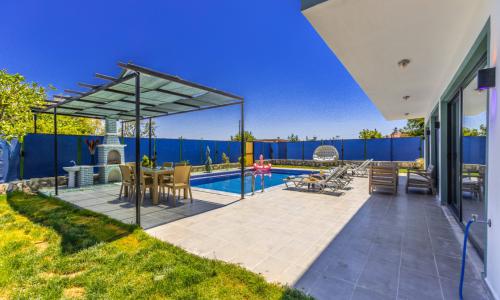 Villa Last Summer — 27