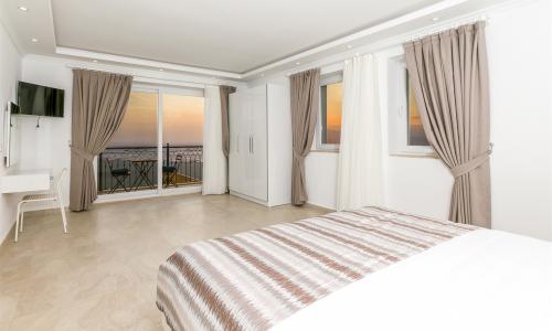 Villa Lavinia — 17