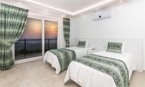 Villa Lavinia — 21