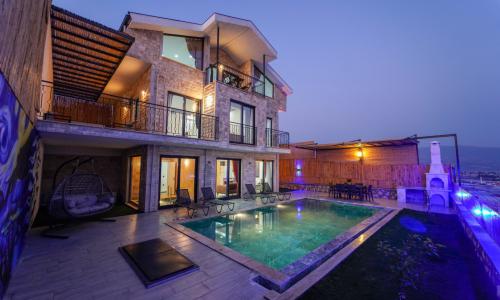 Villa Legendary 1 — 1