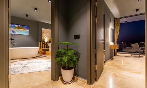 Villa Likya Black — 60