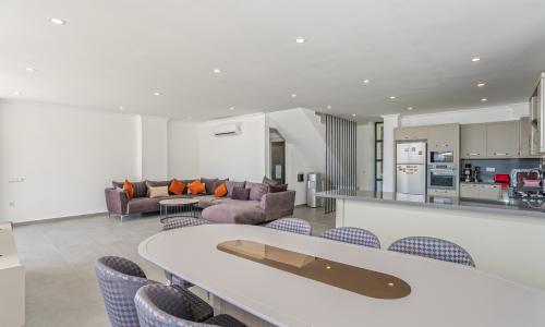 Villa Lion — 90