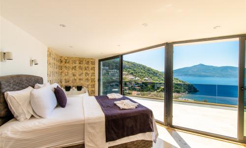 Villa Loca — 55