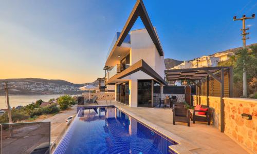 Villa Loca — 60
