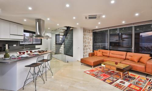 Villa Loca — 44