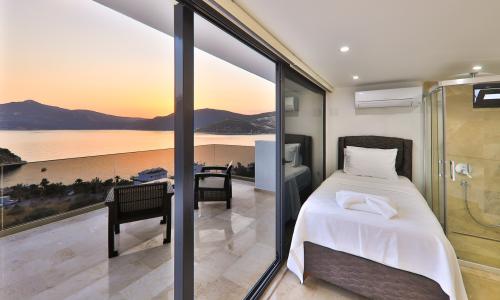 Villa Loca — 29