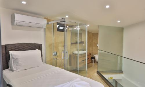 Villa Loca — 31