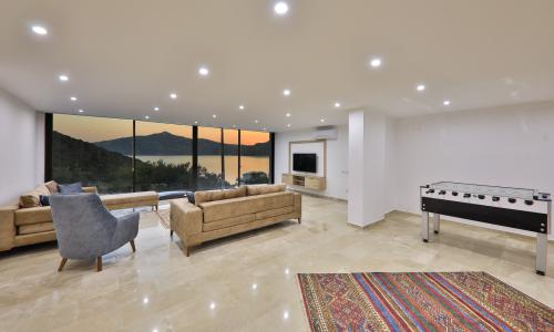 Villa Loca — 34
