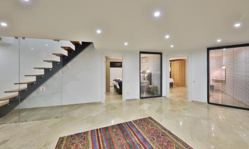 Villa Loca — 24