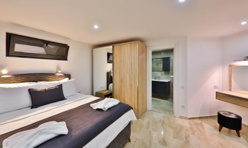 Villa Loca — 39