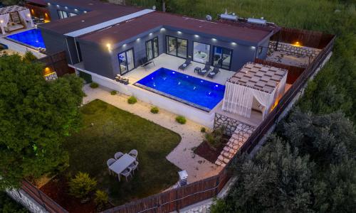Villa Loçka — 4