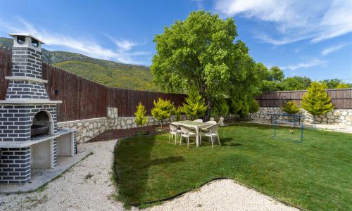 Villa Loçka — 16