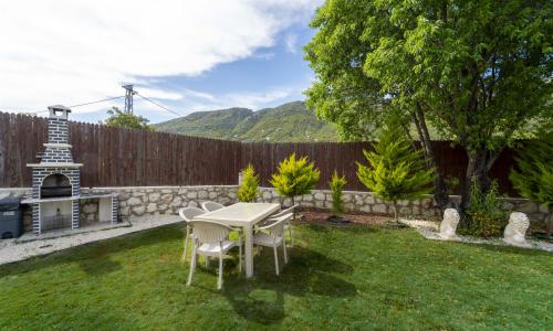 Villa Loçka — 17