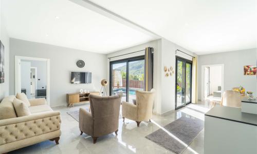 Villa Loçka — 21