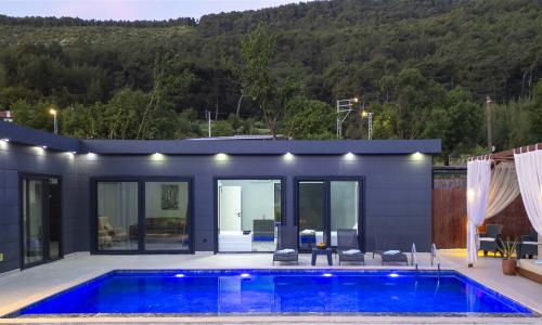 Villa Loçka — 55