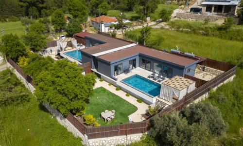 Villa Loçka — 3