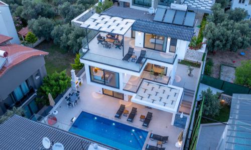 Villa Lovelet 1 — 30