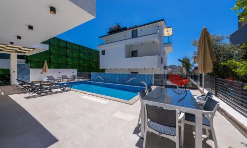Villa Lovelet 1 — 11