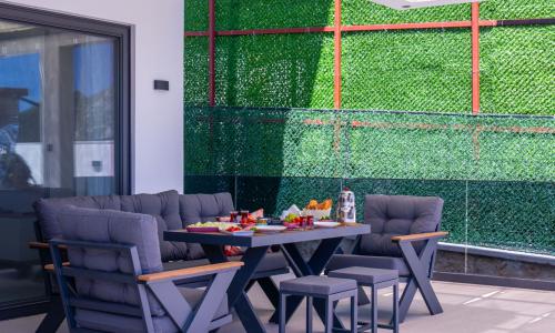 Villa Lovelet 1 — 42