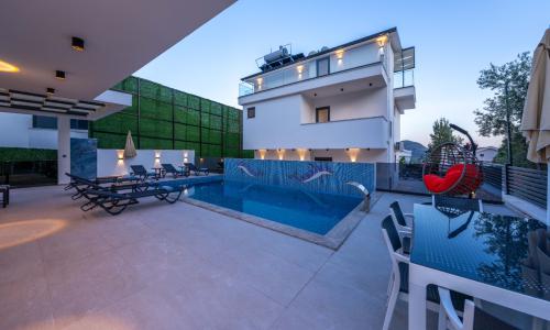 Villa Lovelet 1 — 3