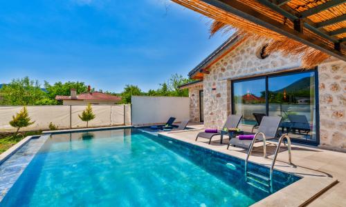 Villa Loya — 2
