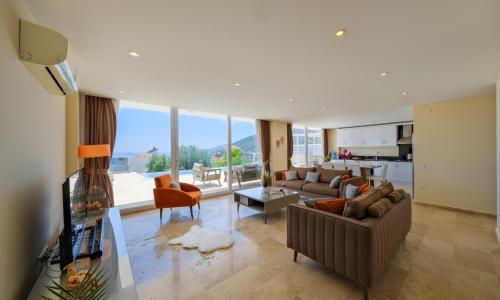 Villa Lumiere 2 — 68