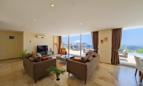Villa Lumiere 2 — 70
