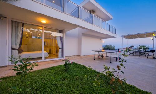 Villa Lumiere 2 — 6
