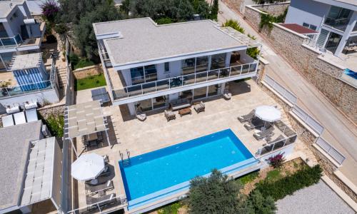 Villa Lumiere 2 — 11