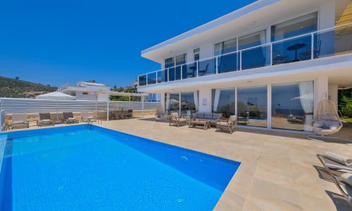 Villa Lumiere 2 — 32