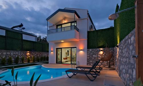Villa Luna — 2