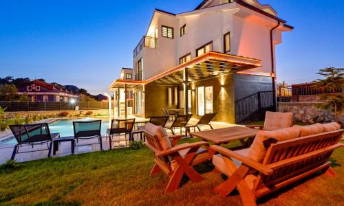 Villa Luna Vista 3 — 5