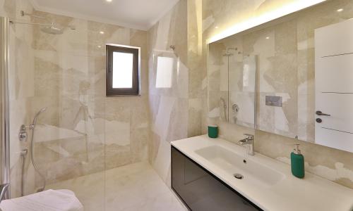 Villa Luxury — 32