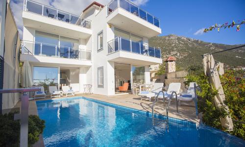 Villa Manolya — 1