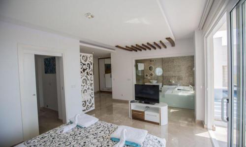 Villa Maribel — 21