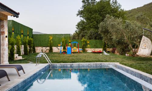 Villa Menesa — 21