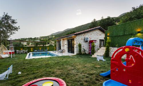 Villa Menesa — 18