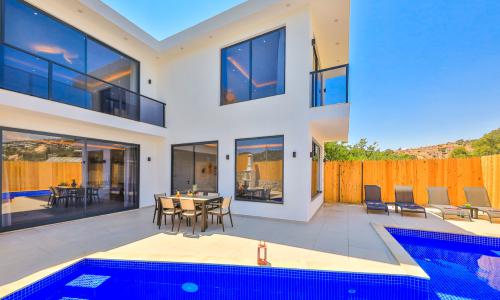 Villa Metaverse — 28
